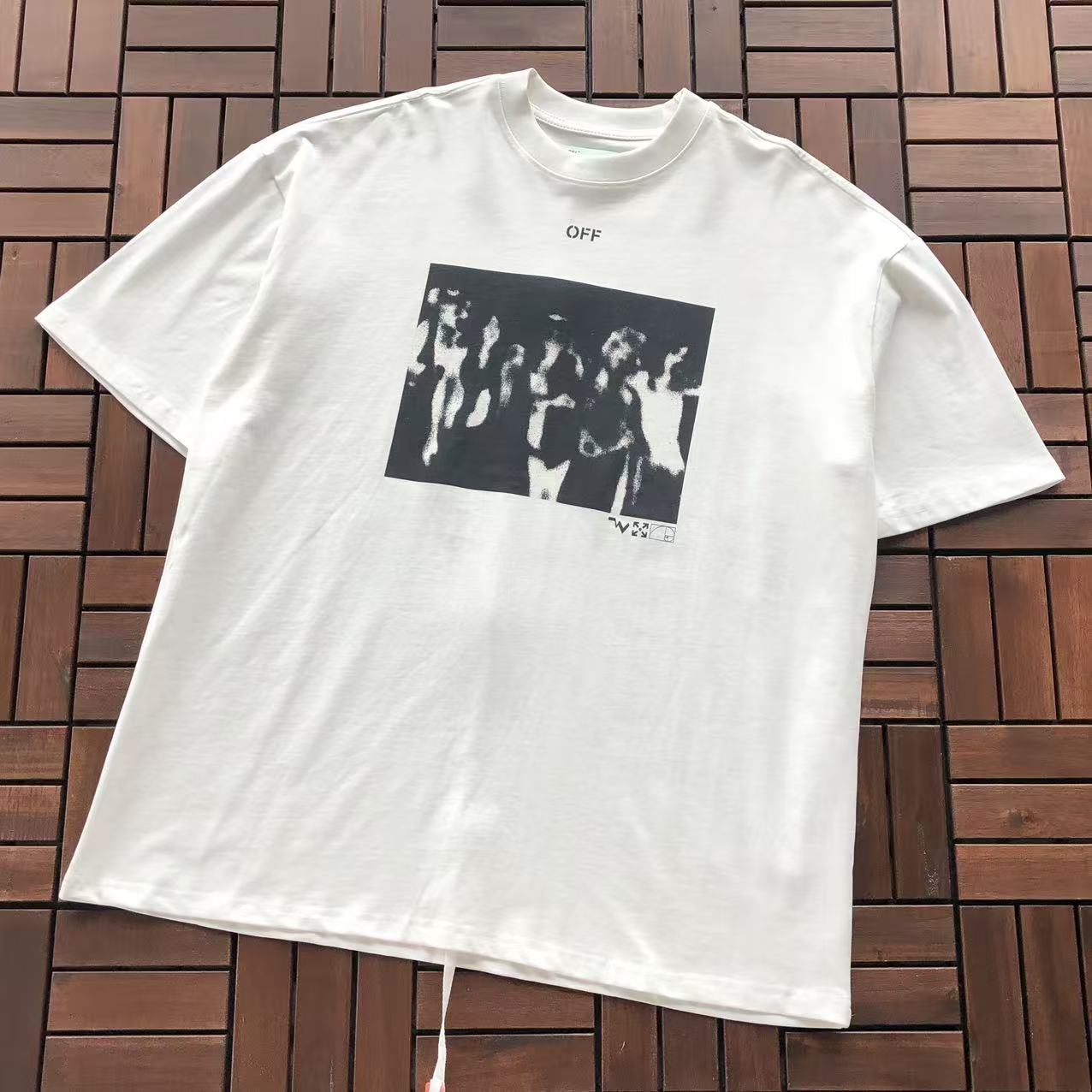 T-shirt Off