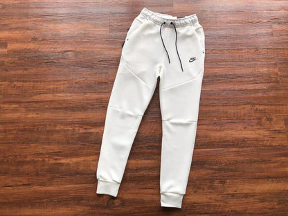 Conjunto Tech Fleece Branco