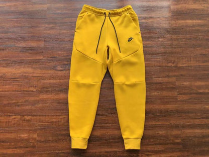 Conjunto Tech Fleece Amarelo