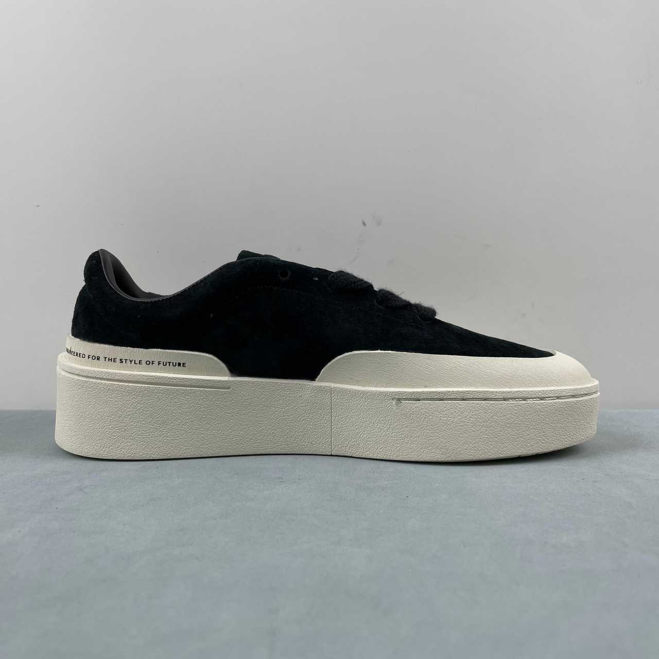 AD LABCOURT Black White