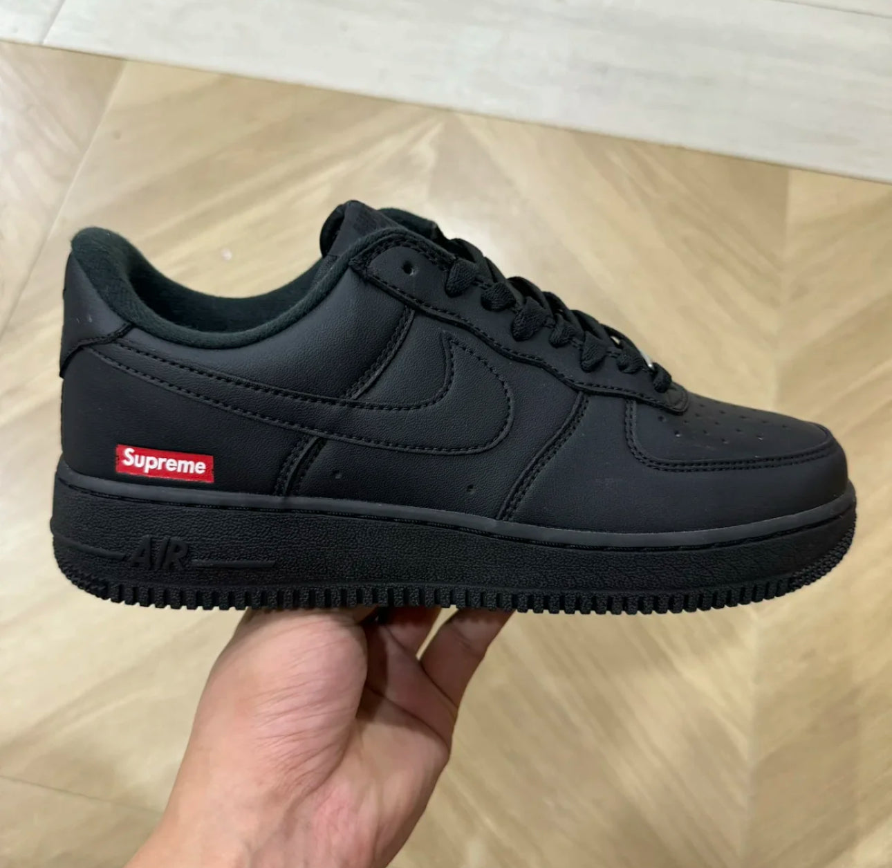 Air Force 1 (black) x Supreme