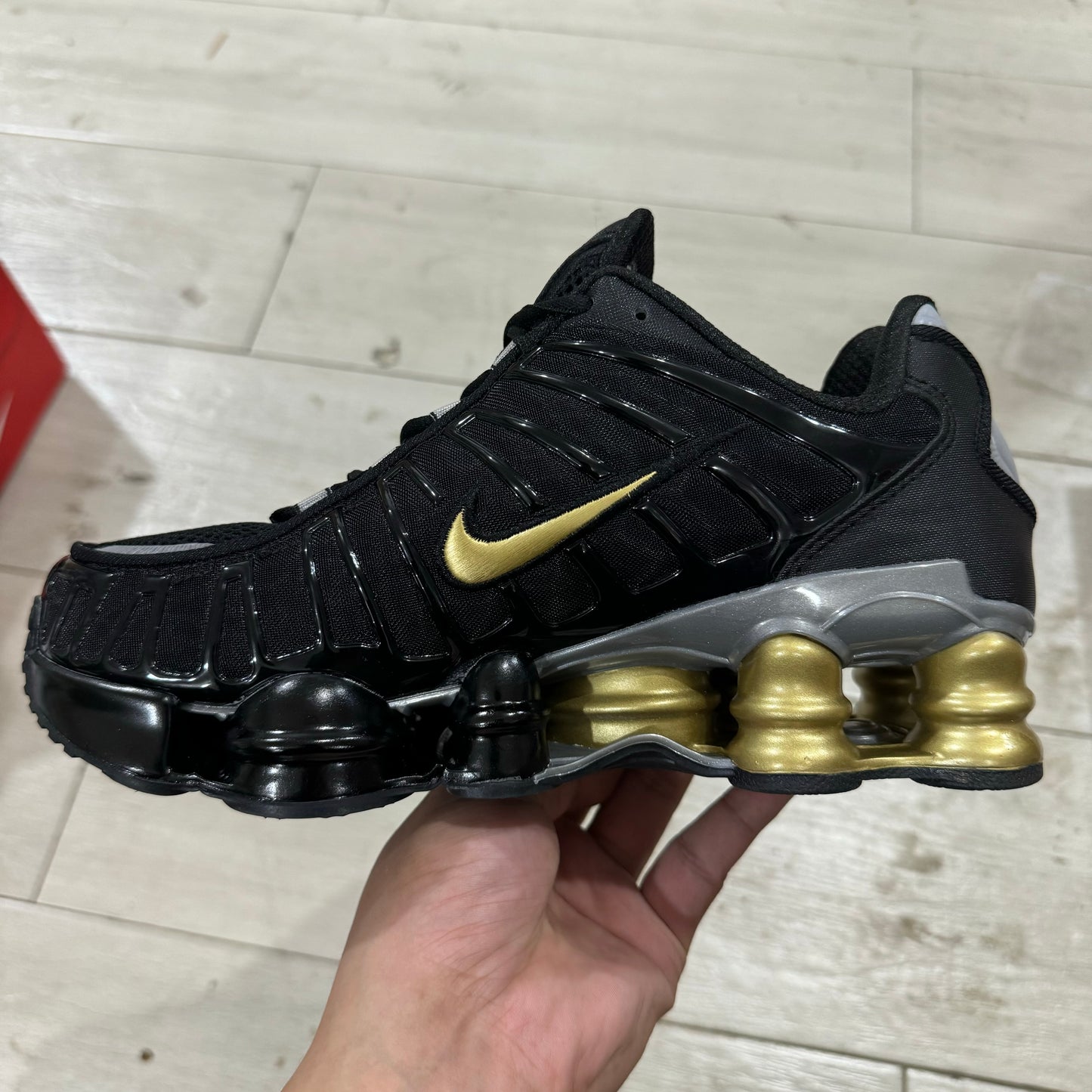 Nike Shox Gold