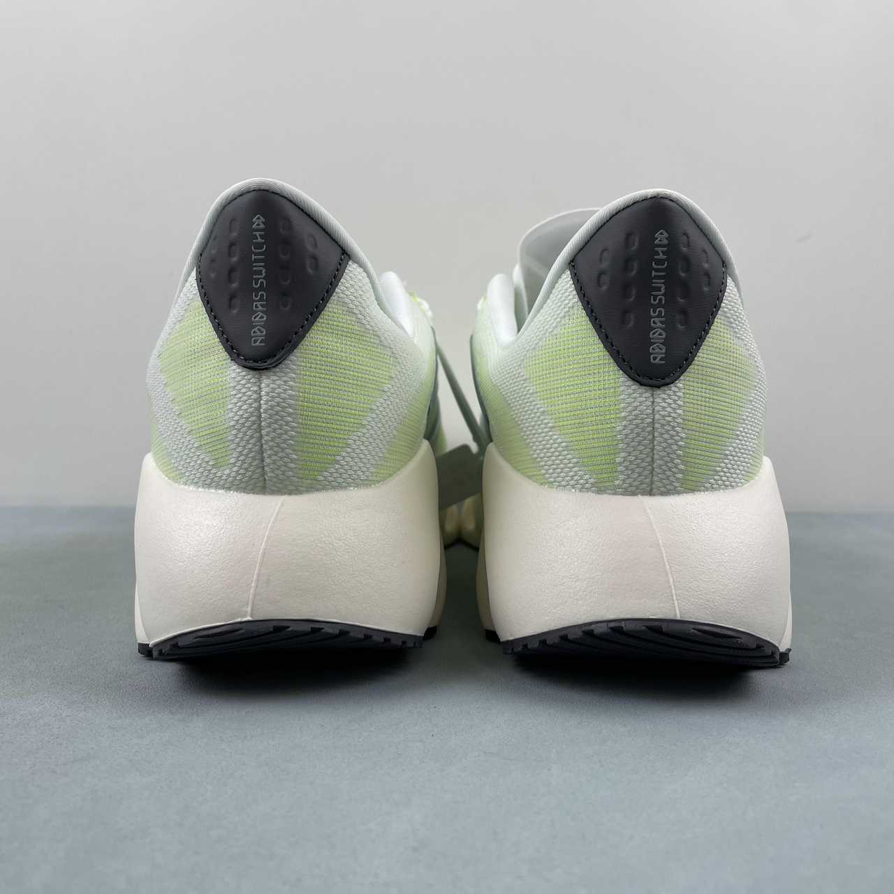 AD Switch Fwd M Green Blue White