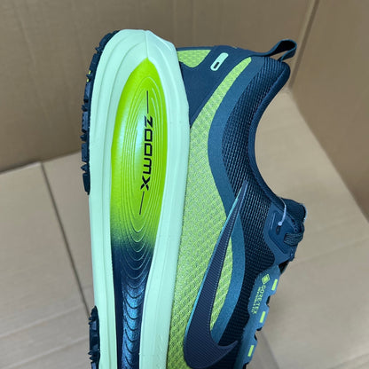 Vomero 18 Gore-Tex Seaweed/Light Liquid Lime