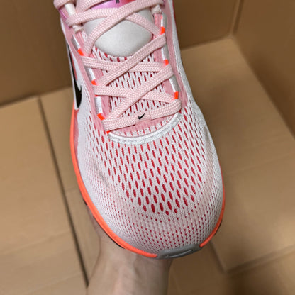 Vomero 18 Pink