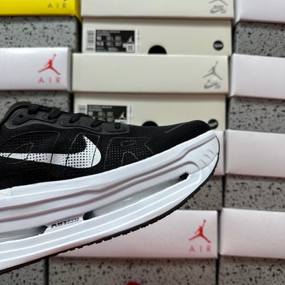 Vomero Premium Black/White