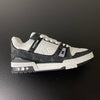 Trainer Black and White