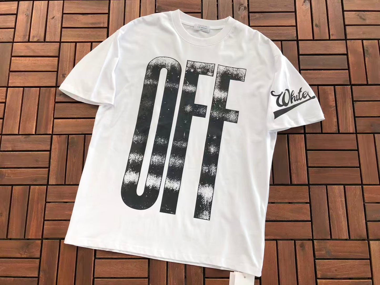 T-shirt Off