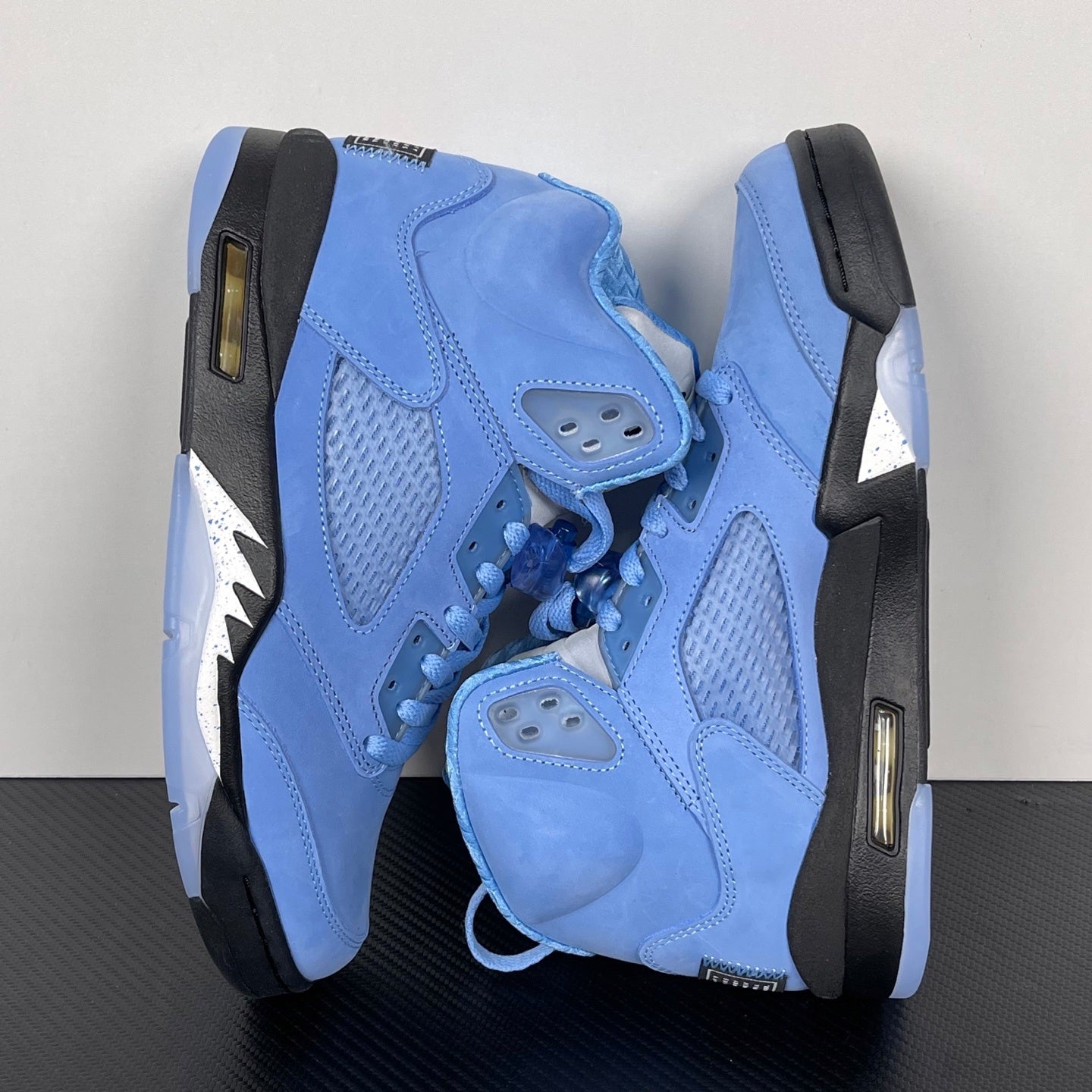 KB5 Retro UNC University Blue