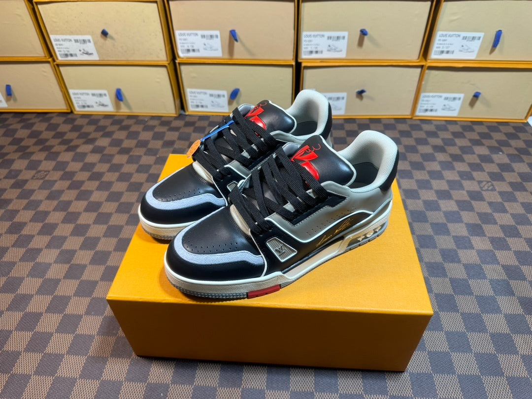 Trainer Grey and Black