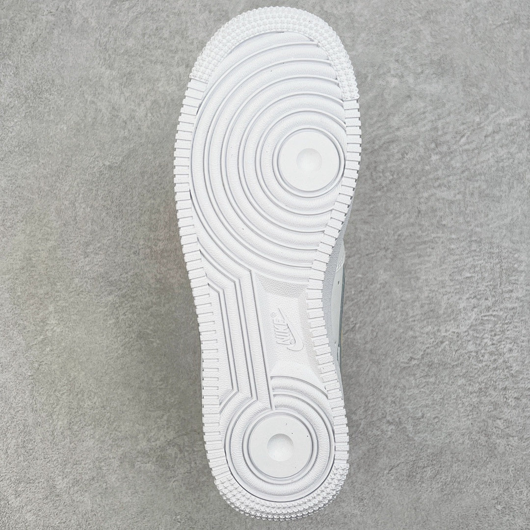 AF1 Essential