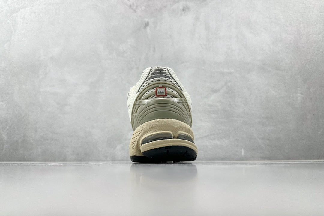 1906 Cream White