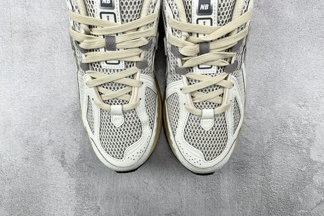 1906 Cream White
