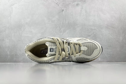 1906 Cream White