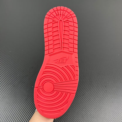 AJ1 Low