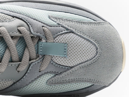 700 Wave Runner Solid Grey