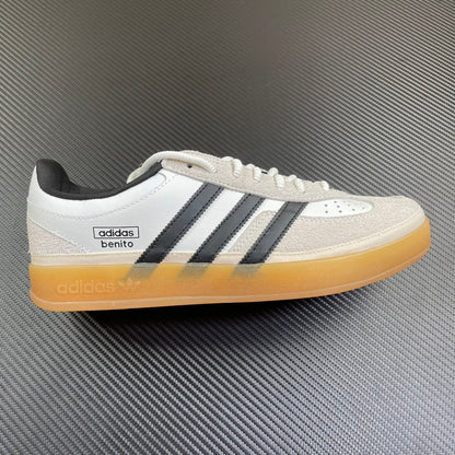 Sambae W White Black