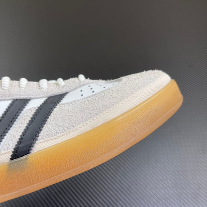Sambae W White Black