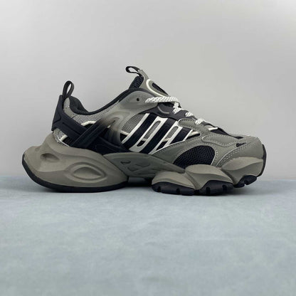 AD XLG Runner Deluxe Black White Grey