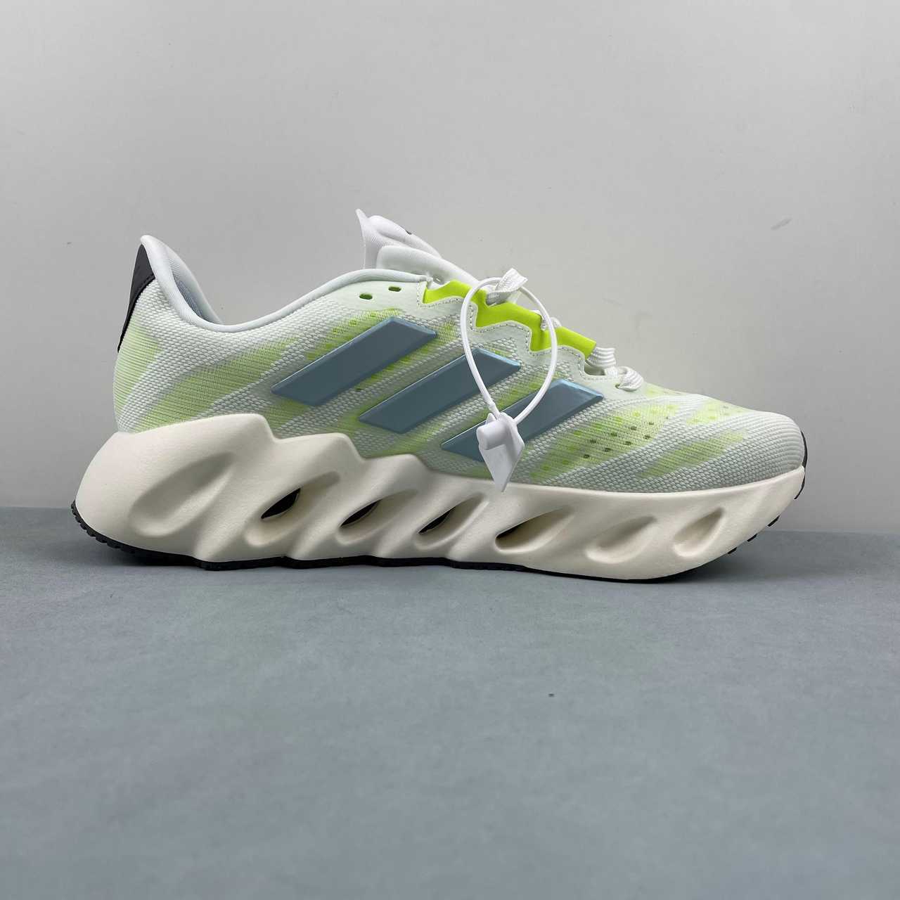 AD Switch Fwd M Green Blue White
