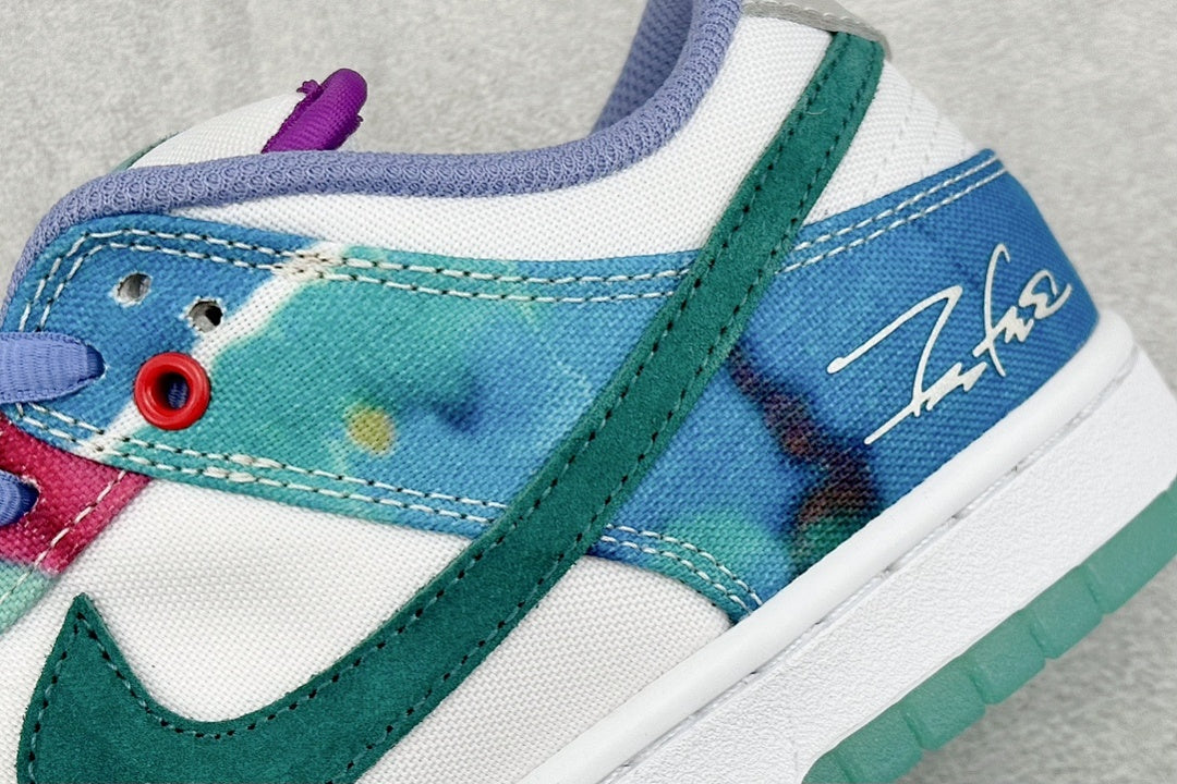 Dunk SB Bleached Aqua