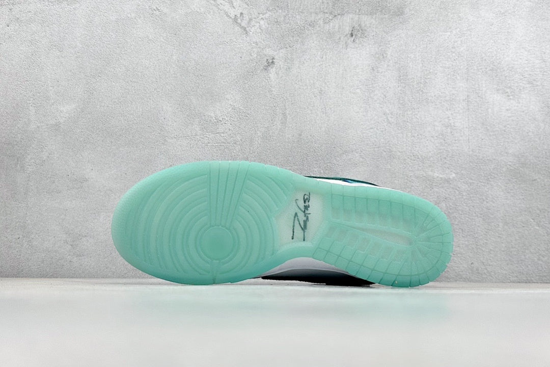 Dunk SB Bleached Aqua