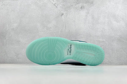 Dunk SB Bleached Aqua