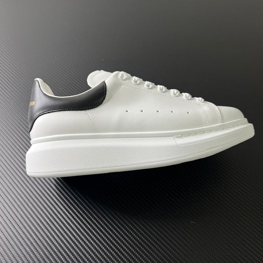 Alexander McQueen em Camurça