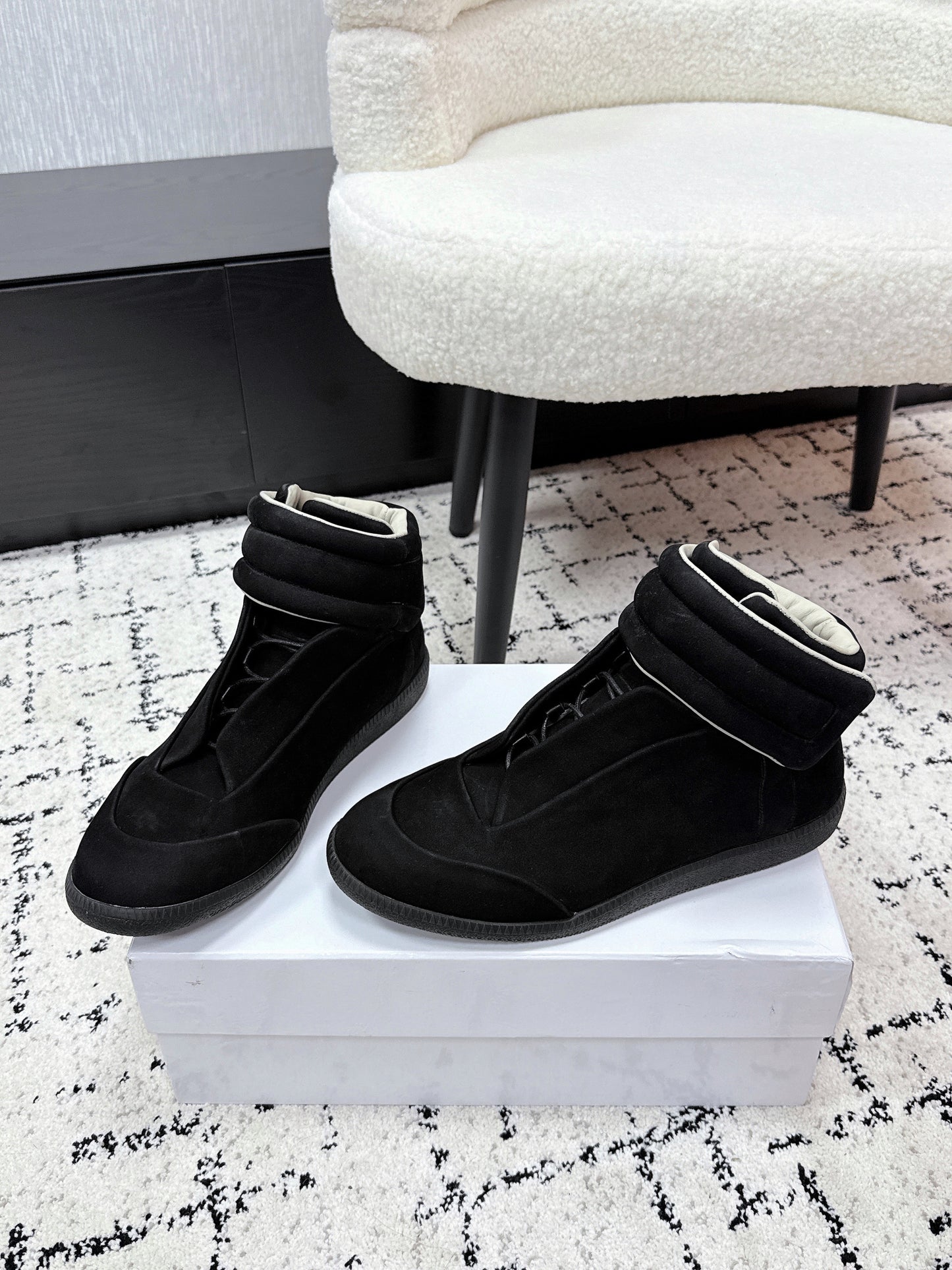 Maison High Pure Black