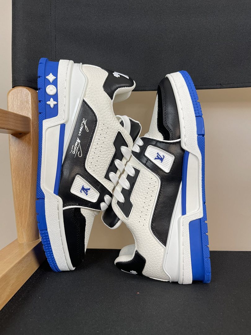 Trainer White and Blue