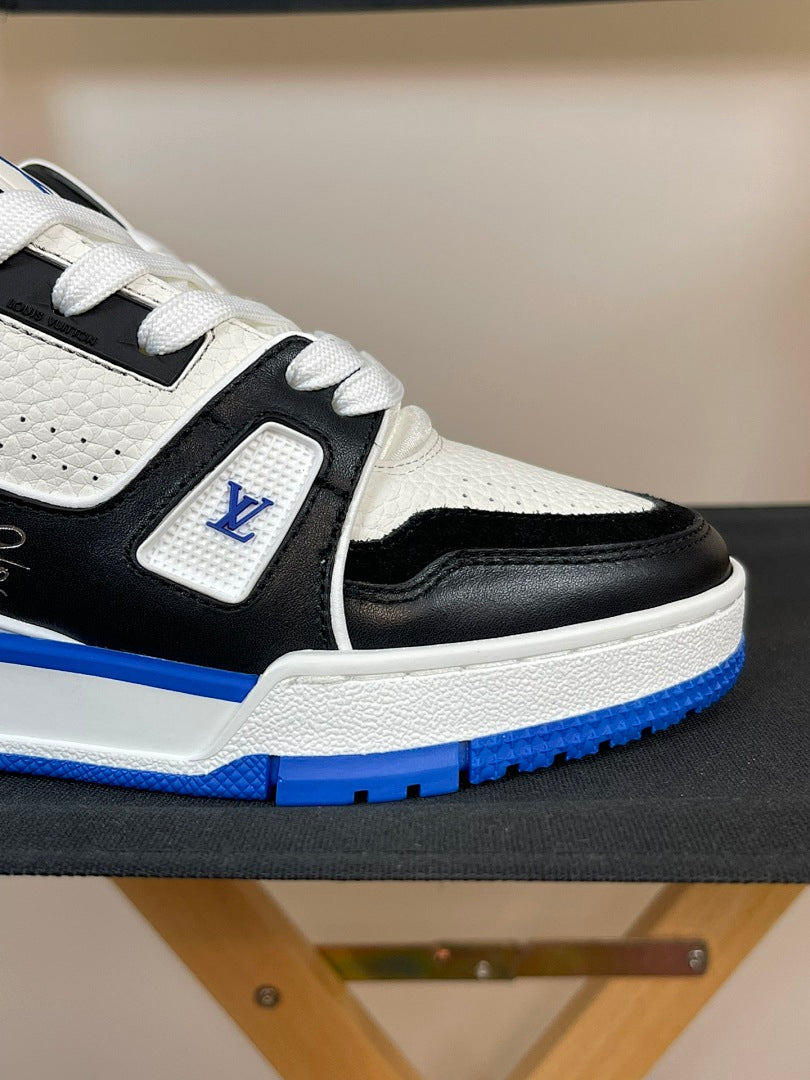 Trainer White and Blue
