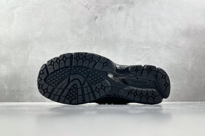 1906 Triple Black