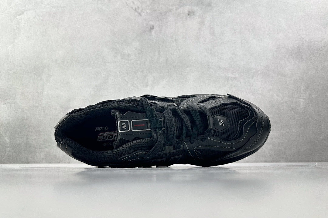 1906 Triple Black