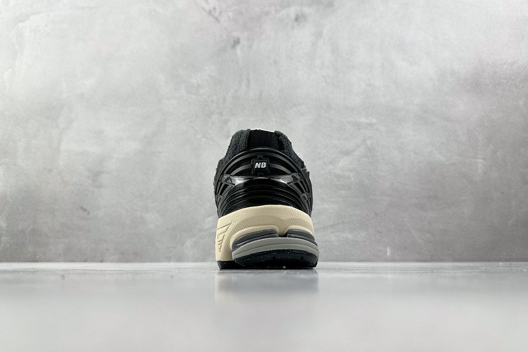 1906 Black Cream