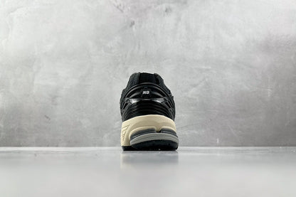 1906 Black Cream