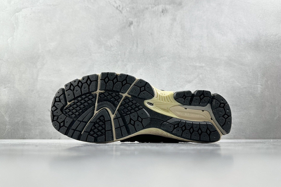 1906 Black Cream