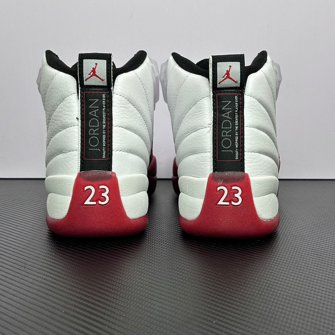 12 White Red