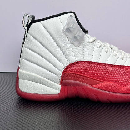 12 White Red
