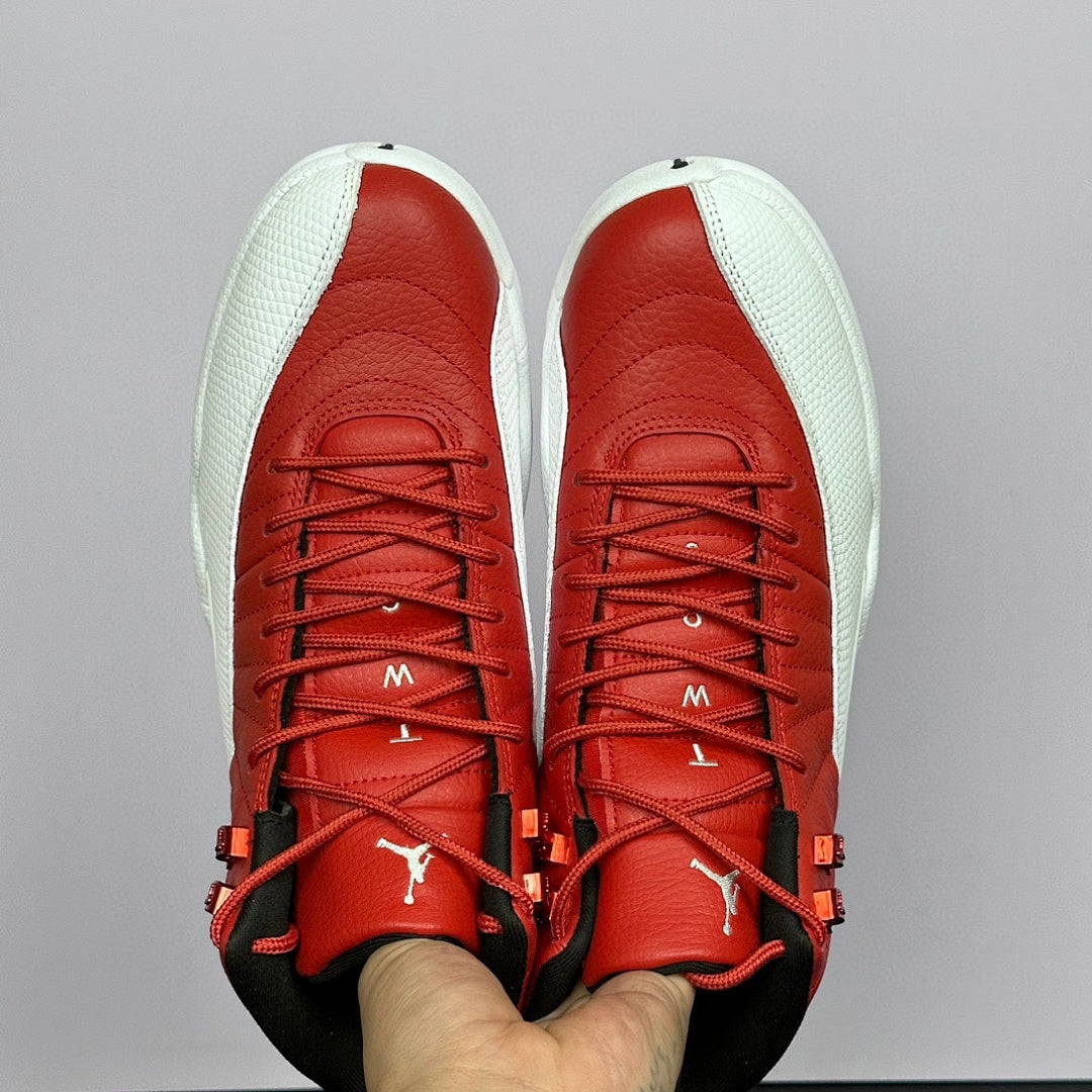 12 RED WHITE