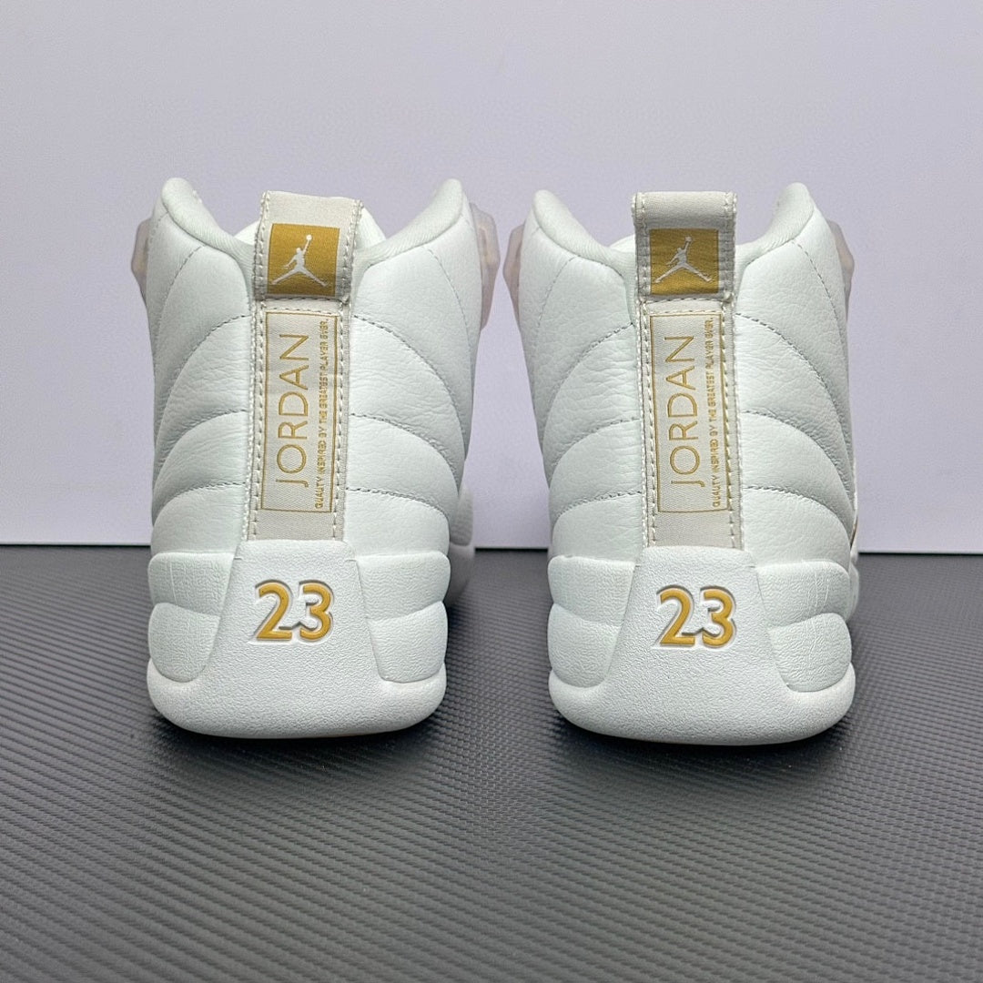 12 PURE WHITE