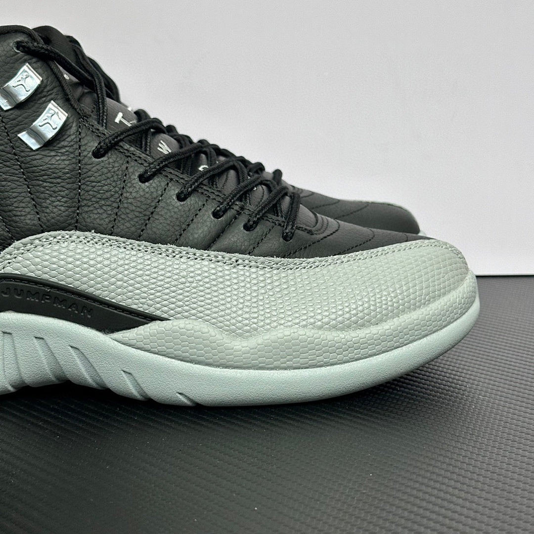 12 Fog Grey Black