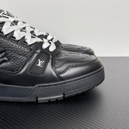 Trainer Black