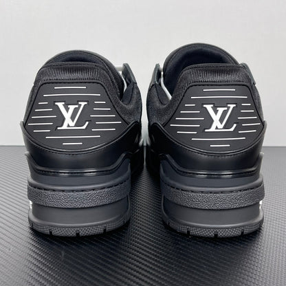 Trainer Black