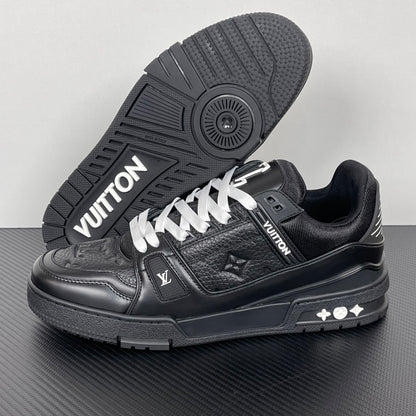 Trainer Black