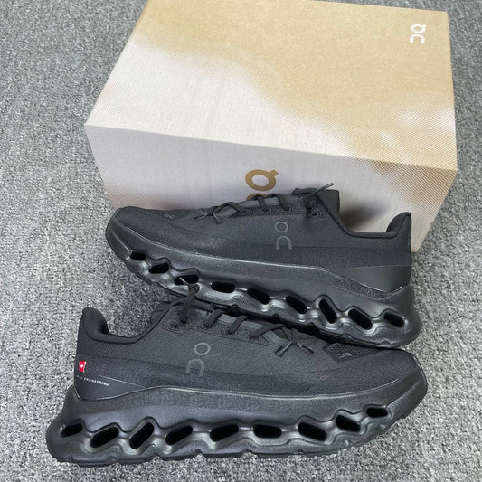 On Running Cloudtilt Remix Triple Black