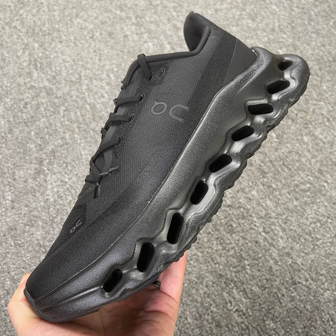 On Running Cloudtilt Remix Triple Black