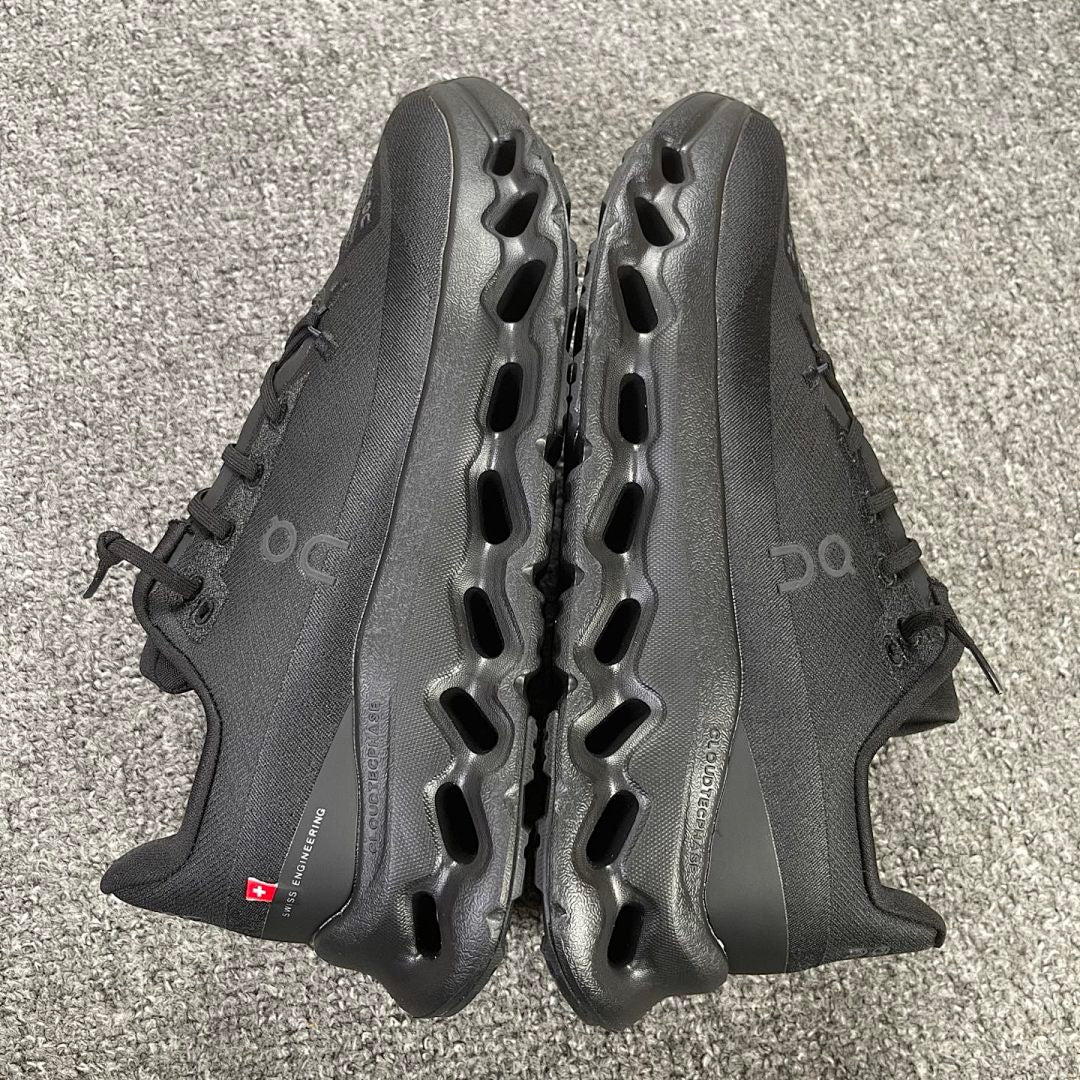 On Running Cloudtilt Remix Triple Black