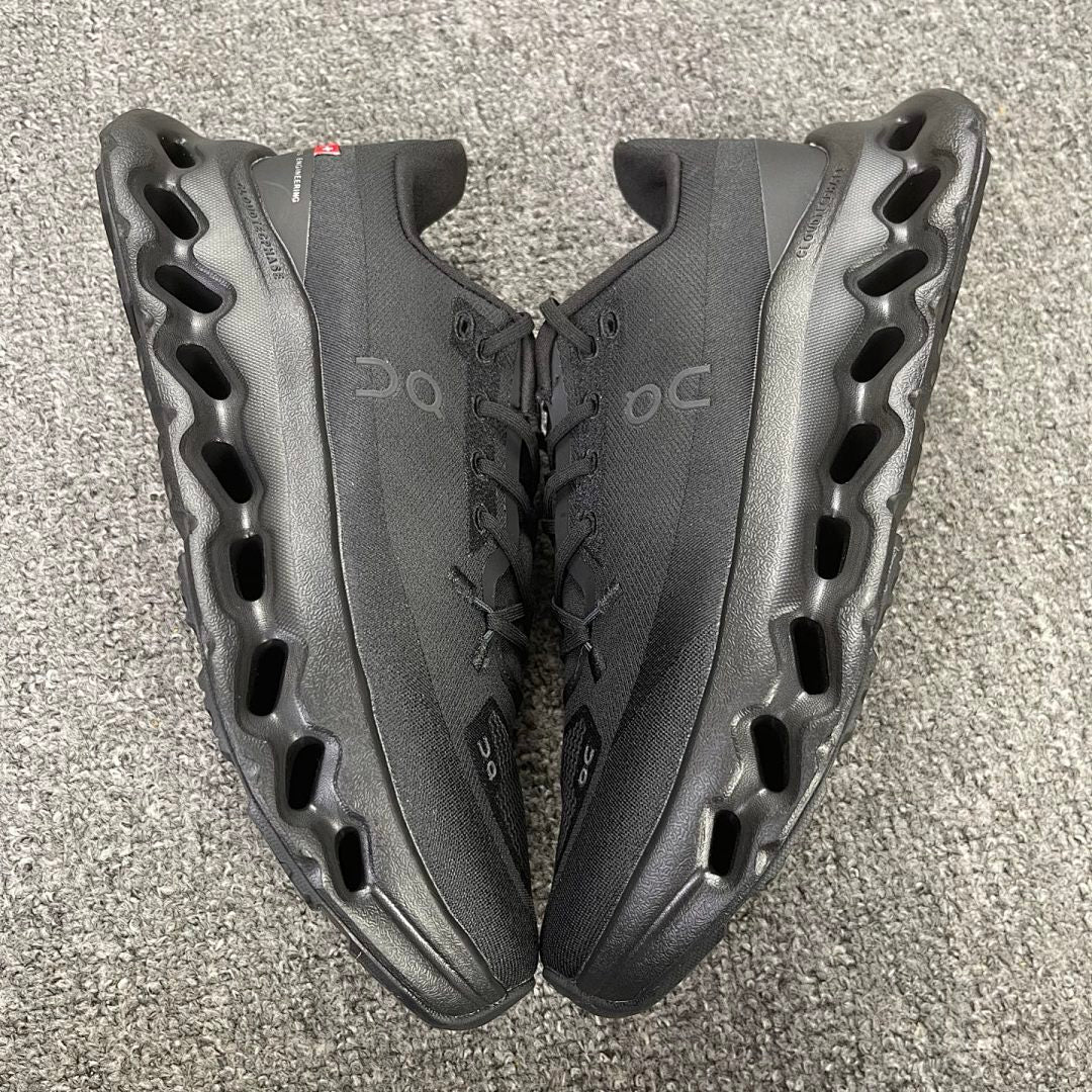 On Running Cloudtilt Remix Triple Black