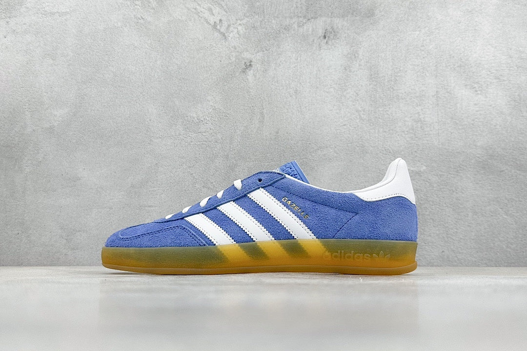 Spezial Blue and White