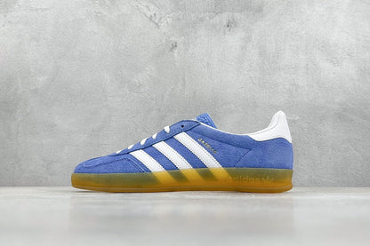 Spezial Blue and White